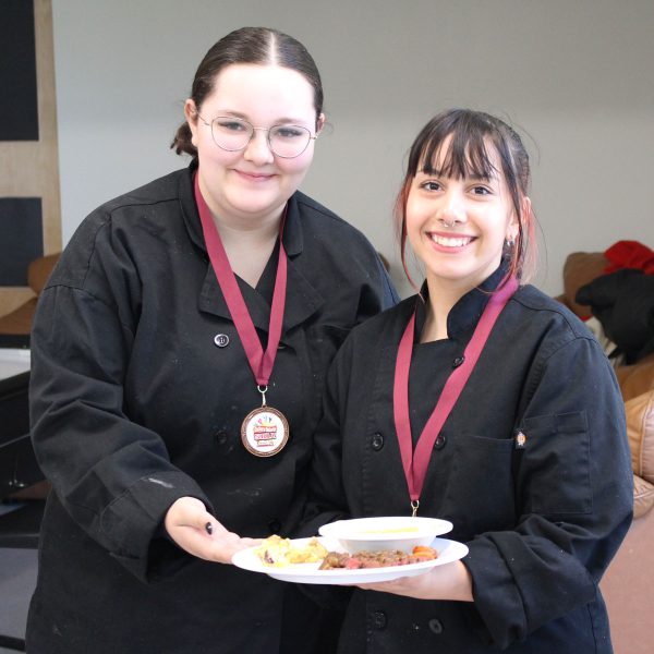 Bronze winners Samantha Naphan & Lynz Drozda